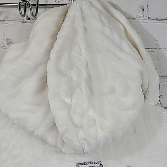 DREAM Ivory Sequin Fuzzy Robe Girls XL 14/16 Faux Fur Fleece Sleepwear Bathrobe - Picture 5 of 14